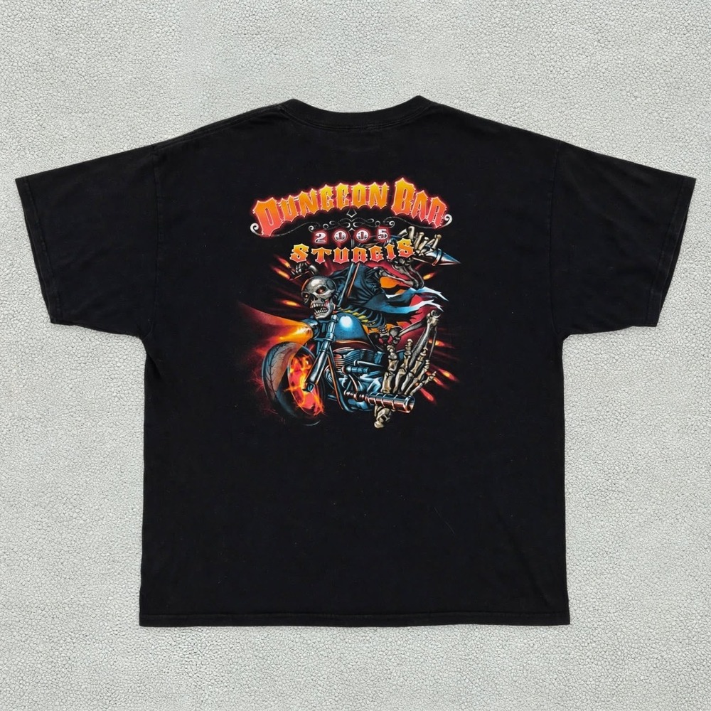 Vintage 2005 Sturgis Dungeon Bar Biker Skull Chopper Pocket T Shirt Mens XL